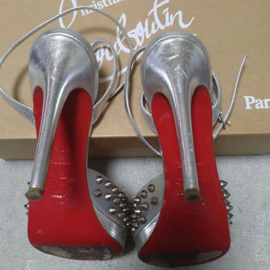 Christian Louboutin サンダル ハイヒール シルバー スタッズ