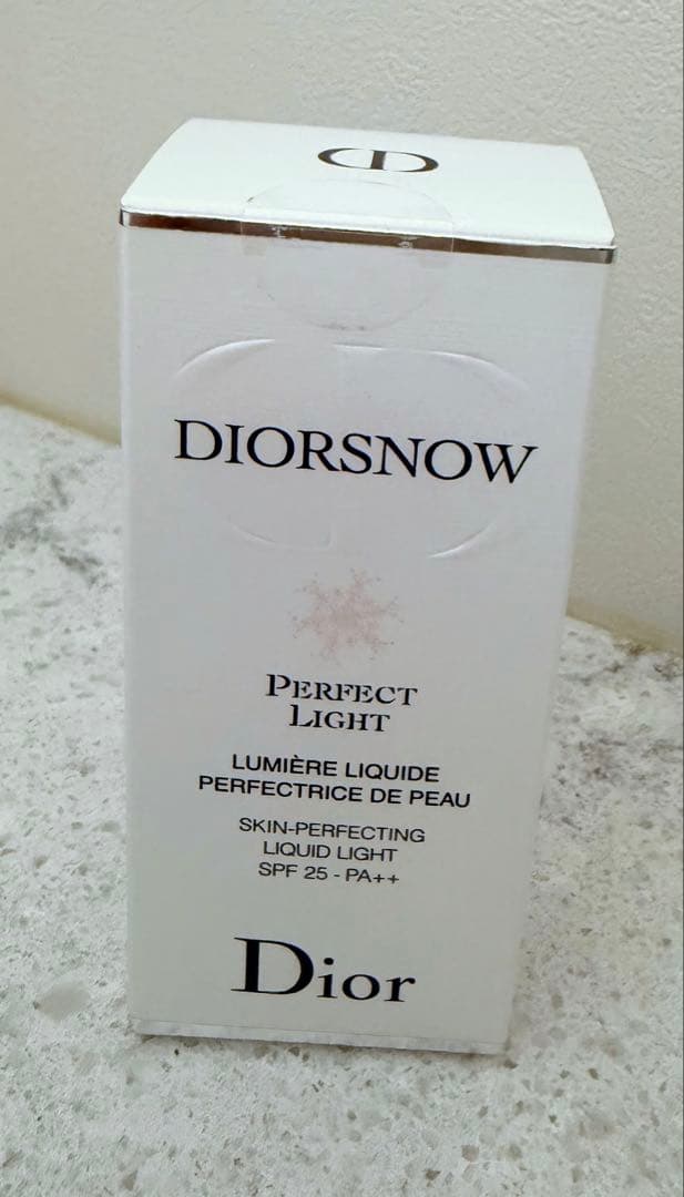 【新品未開封】DIOR PERFECT LIGHT 30ml