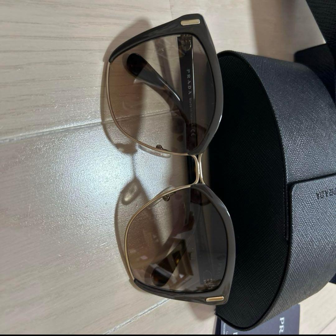 新品未使用！　プラダ　サングラス　PRADA レディース　キャットアイ