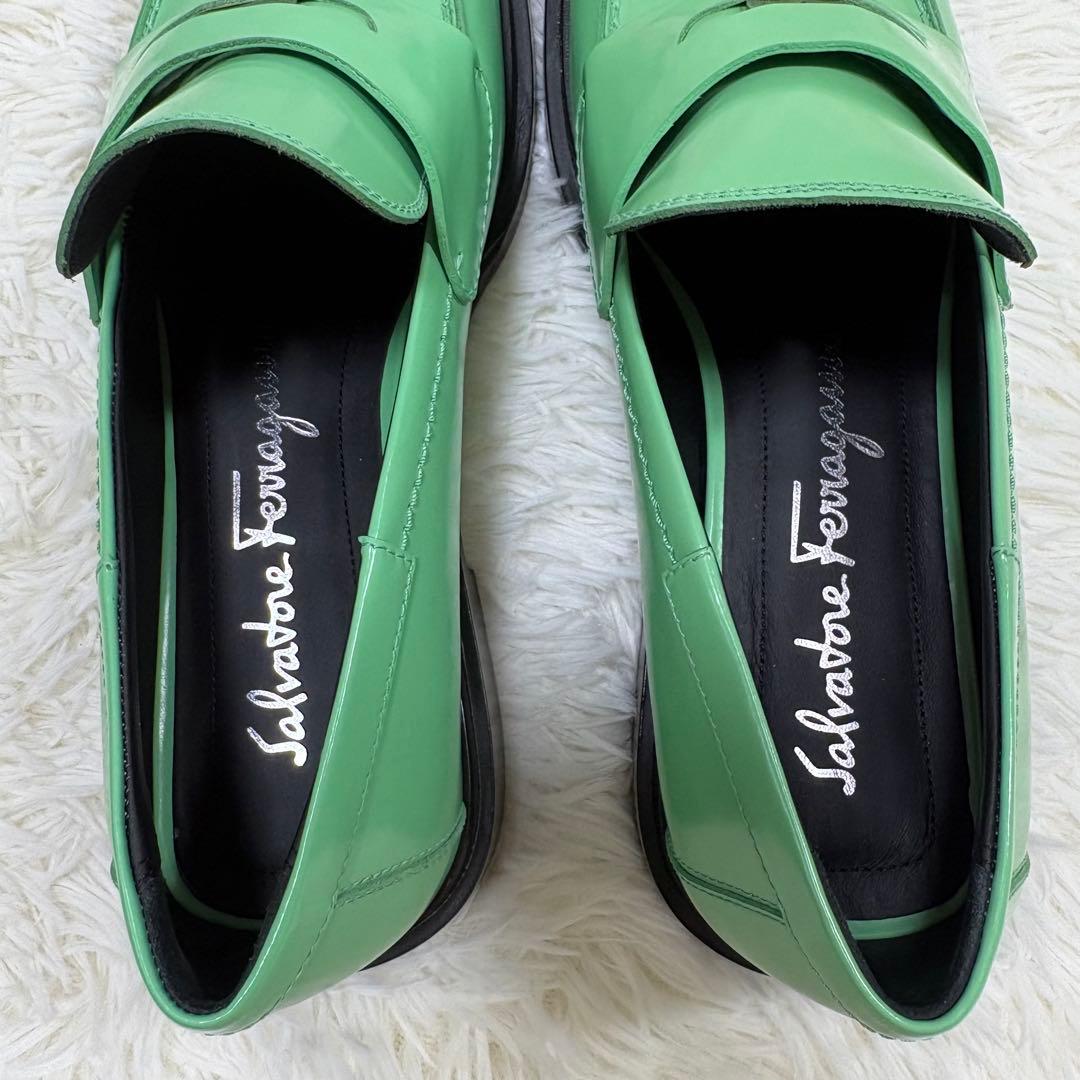 ク*ケ様 サルヴァトーレ　フェラガモ　本革　ローファー　ロゴ　24cm 8 ミン