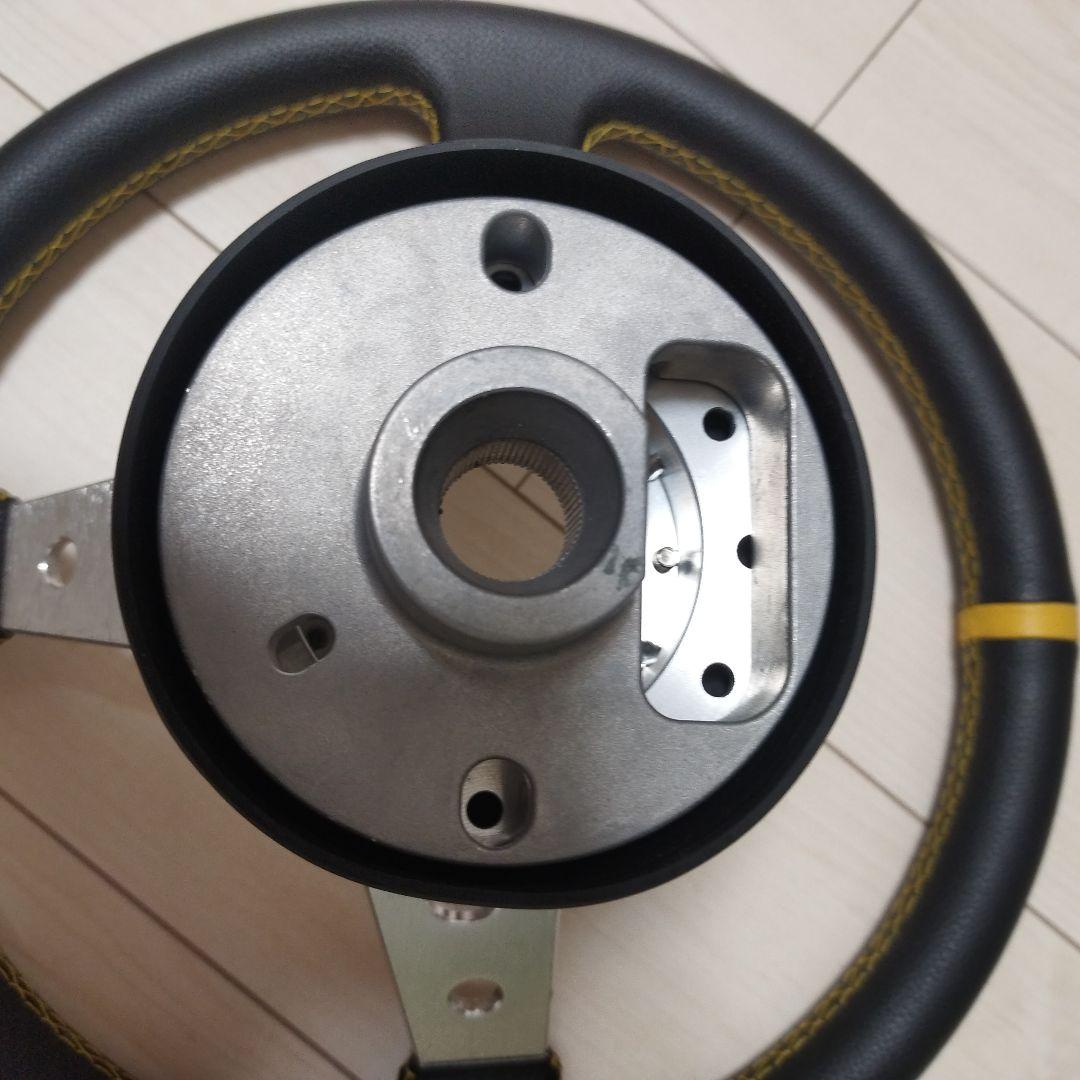 MOMO ステアリング 3スポーク