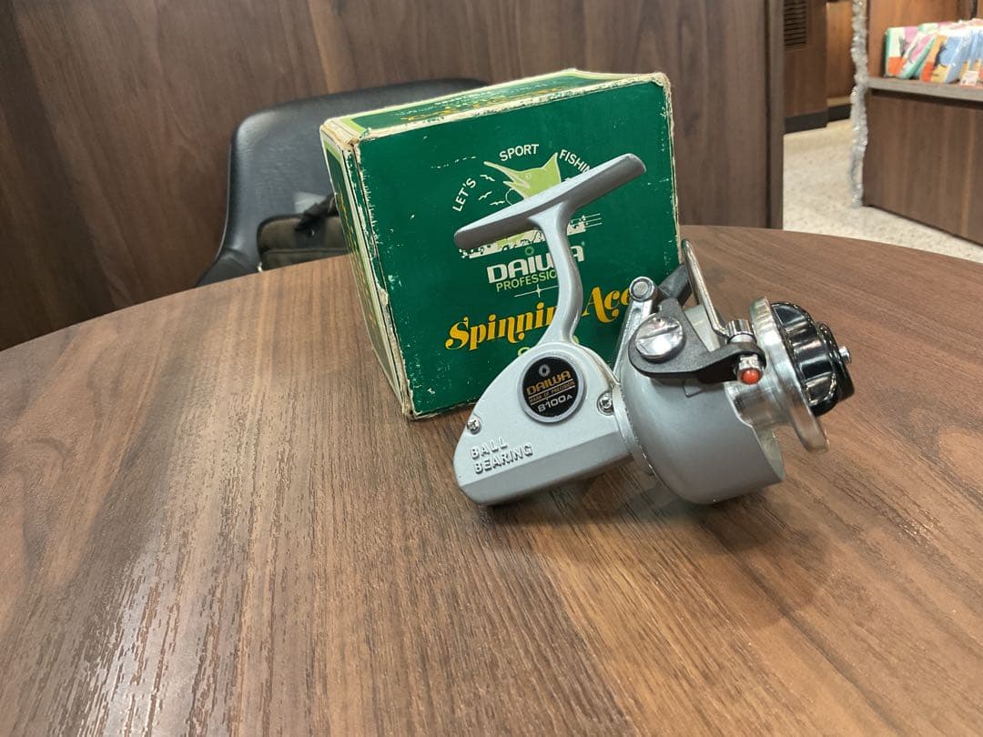 リール Daiwa 8100A