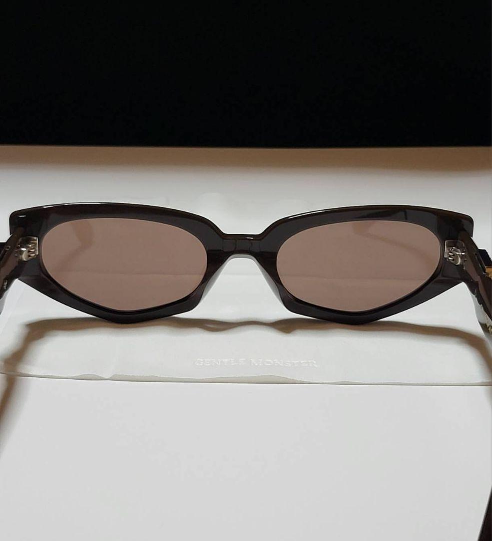 ◆GENTLE MONSTER◆ロゴ付き　サングラス　RUVY VAN　ケース付