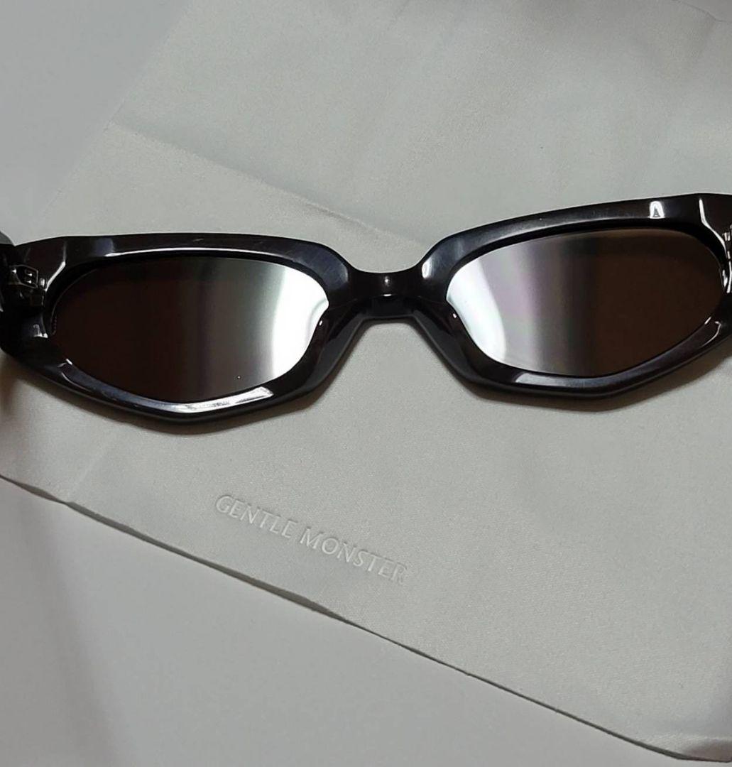 ◆GENTLE MONSTER◆ロゴ付き　サングラス　RUVY VAN　ケース付