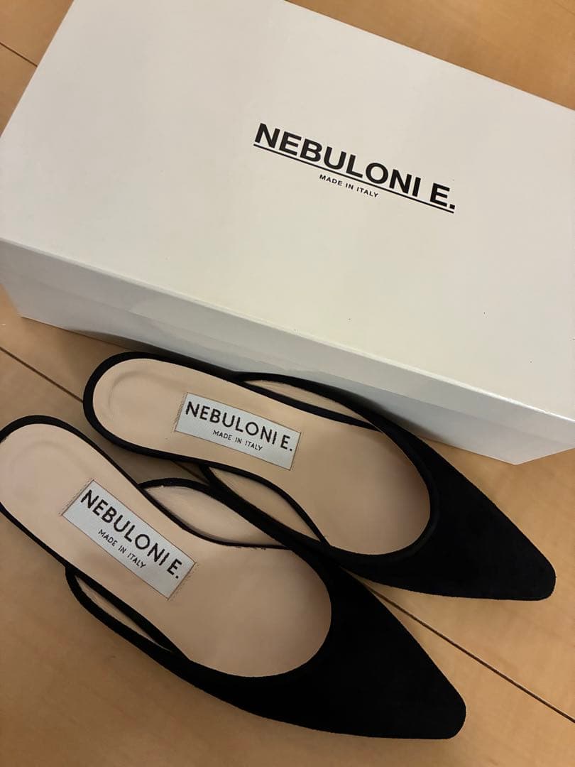 NEBULONI E. ブラックスエードミュール 35