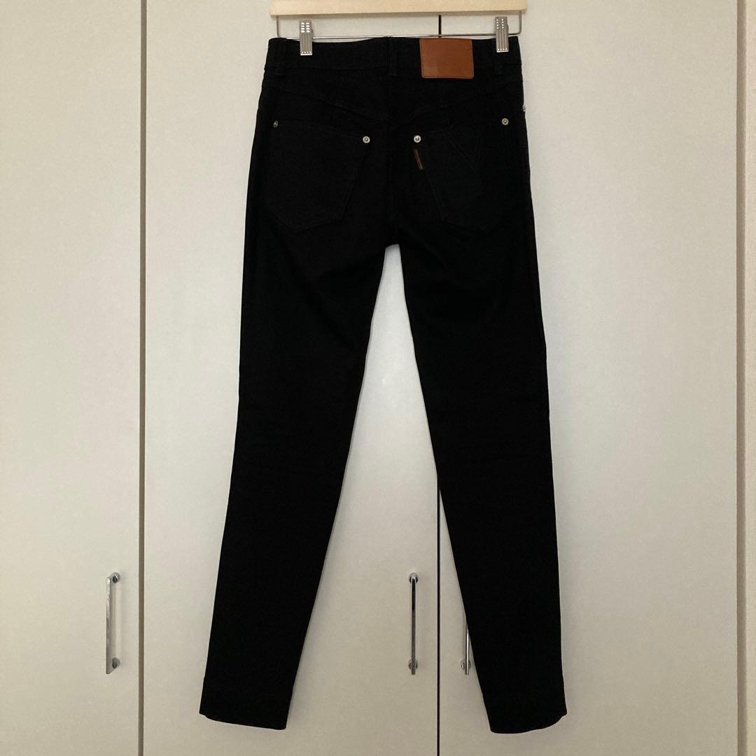 LOUIS VUITTON スリムフィット ブラックパンツ