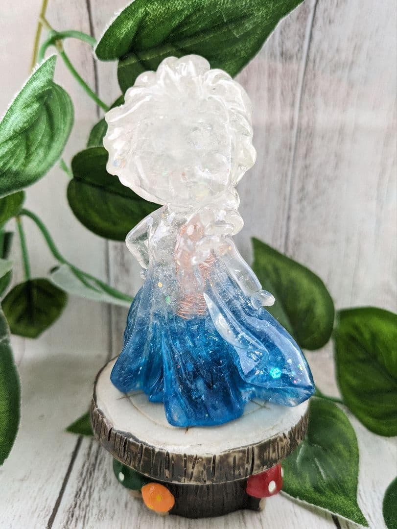 【やま】ブルークラック水晶の恐竜ちゃん形オルゴナイト☆他１５点