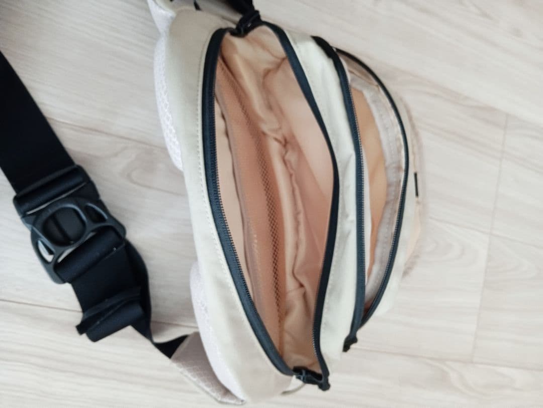 hugoo ベージュ ヒップシート 多ポケット ショルダーバッグ