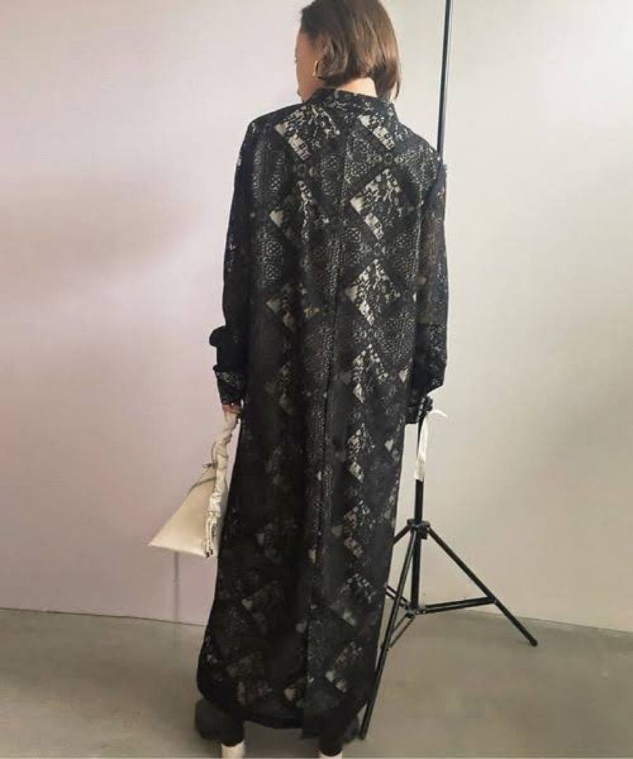 GEOMETRIC FLOWER LACE DRESS ブラック