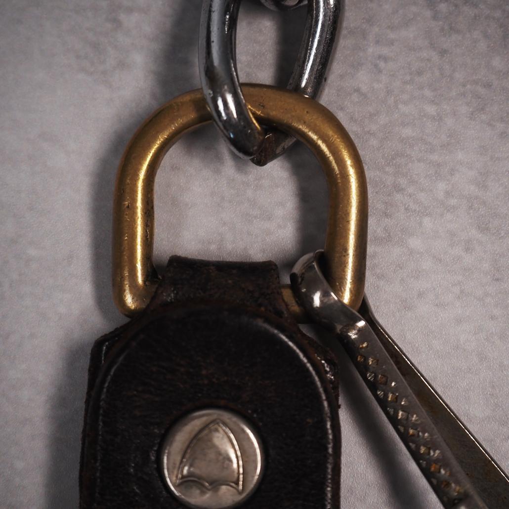 HTC フラワースタッズ ウォレットチェーン 茶芯 ヴィンテージ レザー 本革