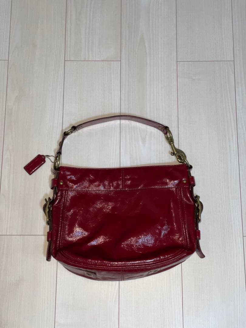 COACHエナメルショルダーバッグ