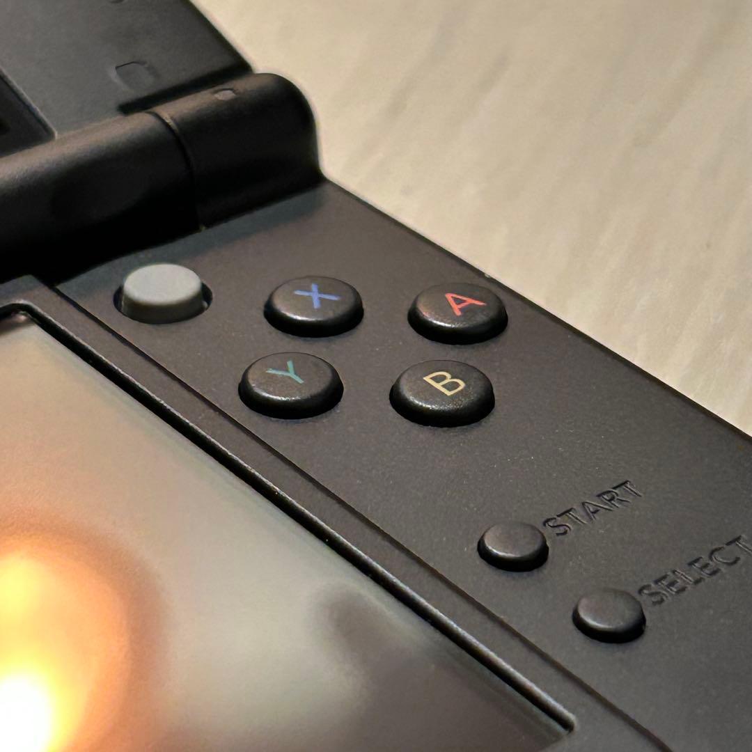 Newニンテンドー3DS LL ライム ブラック 本体 充電コード・カバー付き