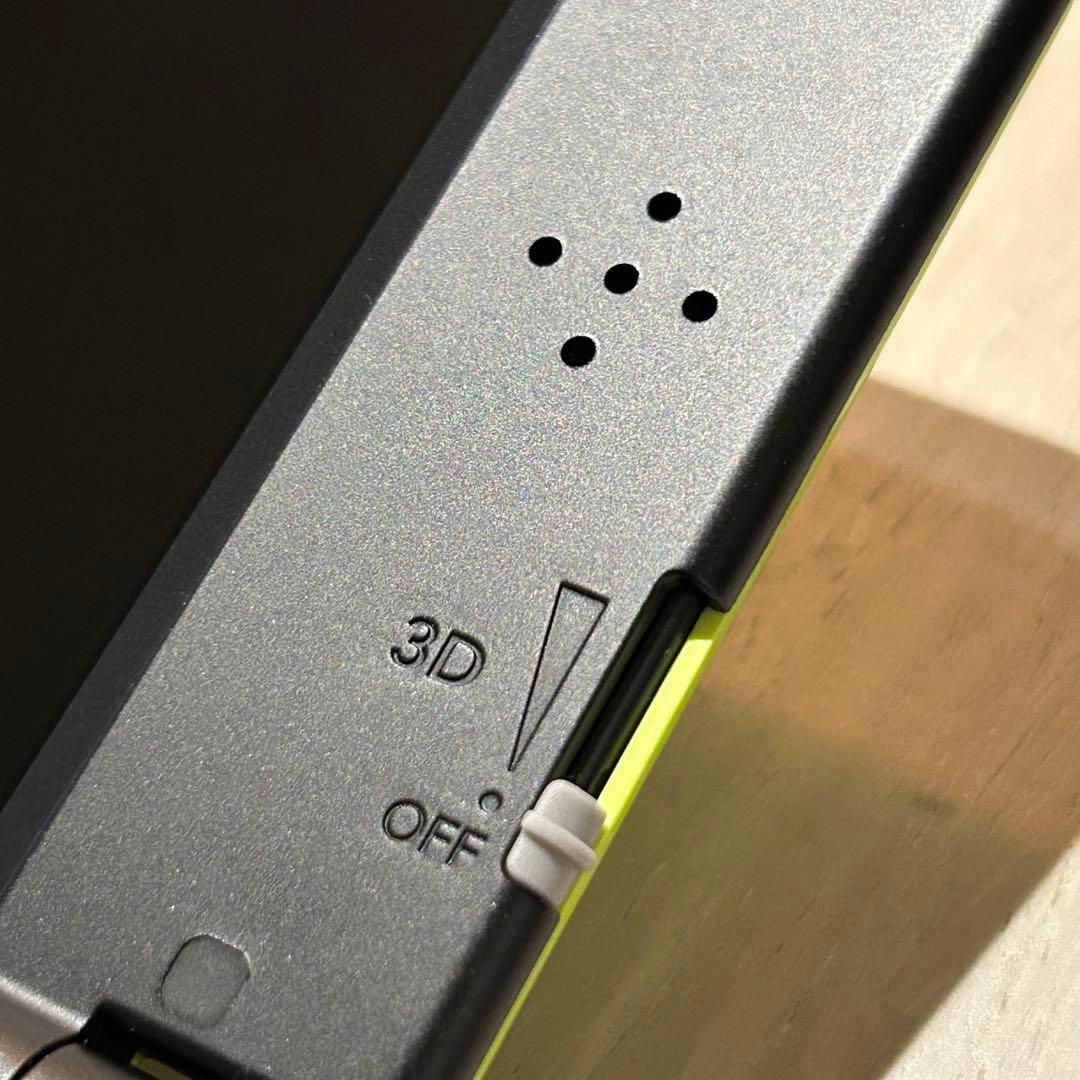 Newニンテンドー3DS LL ライム ブラック 本体 充電コード・カバー付き