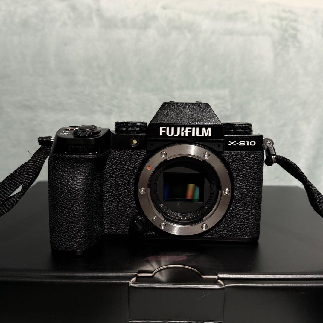 【美品】FUJIFILM XS10 ボディ 女性使用 液晶フィルム付 付属品完備