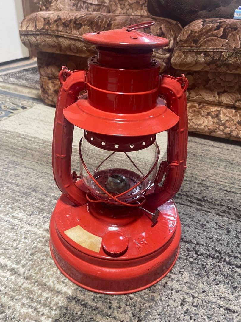 赤いガラス製ランタン