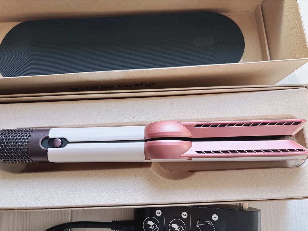 ダイソン　エアストレートairstrait ストレートヘアアイロン