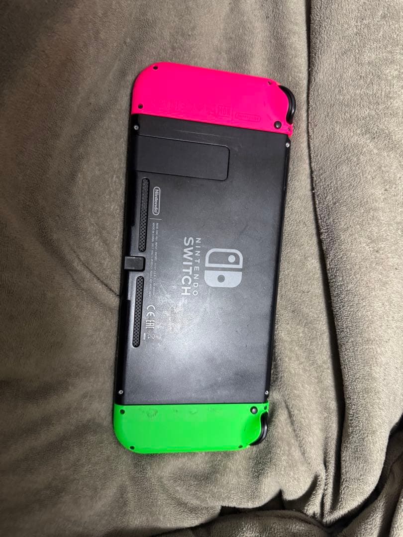 ヒ*ん様 任天堂Switch スプラカラーコントローラ付き 付属品全部有