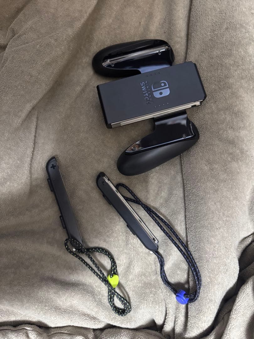 ヒ*ん様 任天堂Switch スプラカラーコントローラ付き 付属品全部有