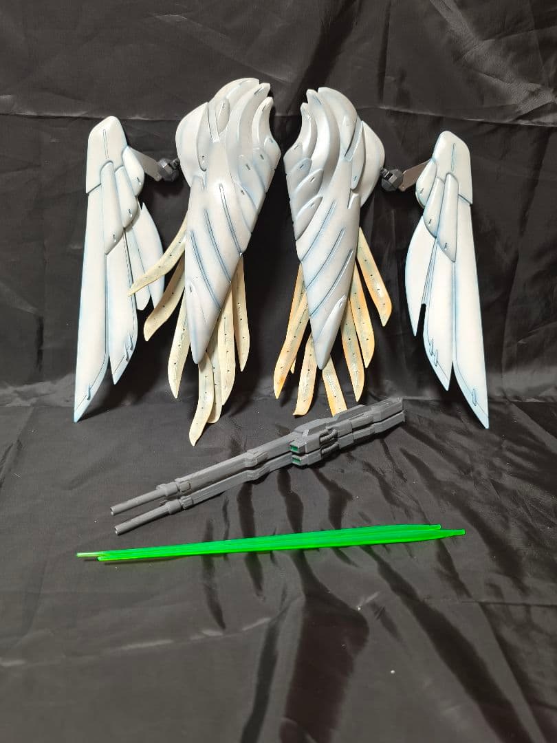 PG 新機動戦記ガンダムW Endless Waltz スノーホワイト完成品