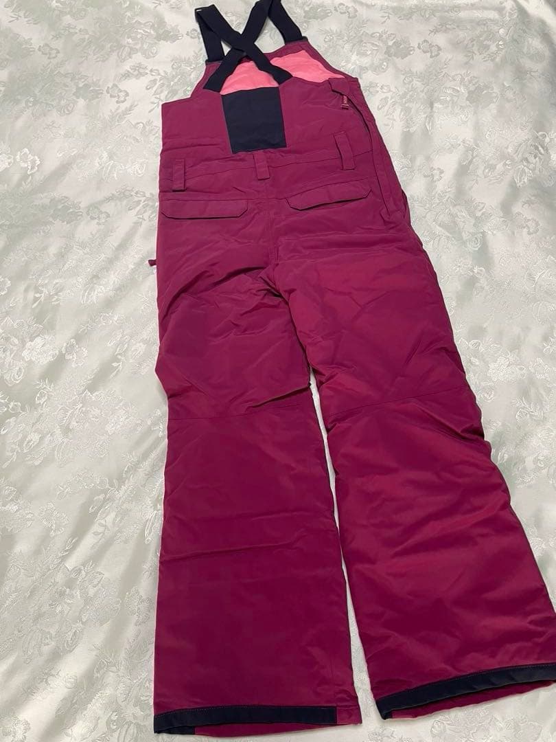 新品　バートン　キッズスノーボード上下セットとグローブとニット帽の4点セット