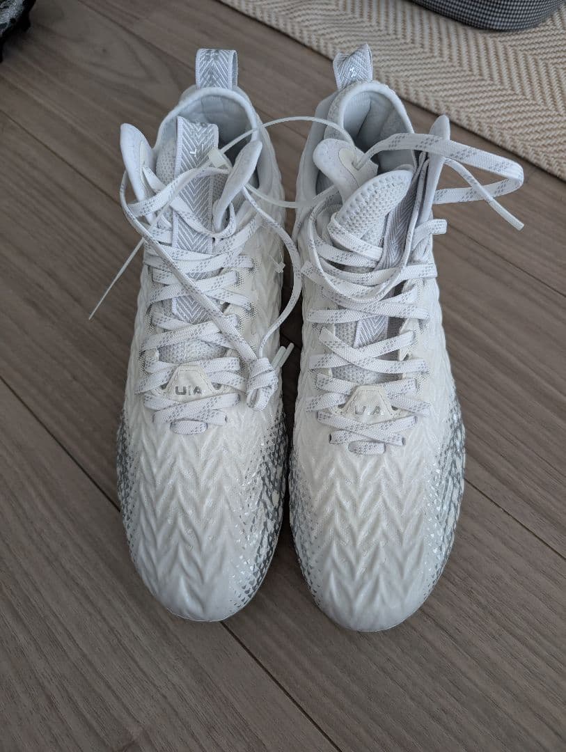 限界価格！UA SPOTLIGHT CLONE 3.0 アメフト スパイク