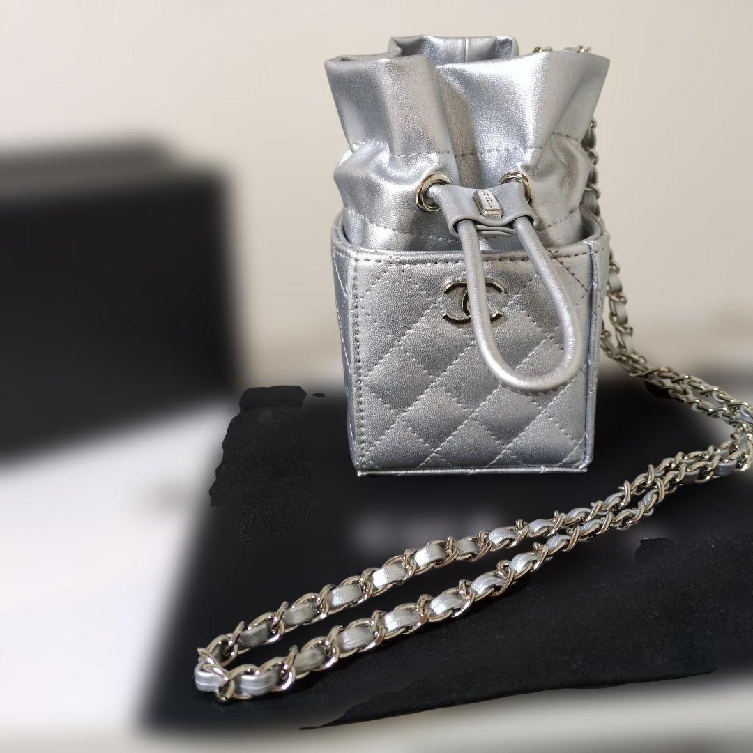 シルバーキルティングショルダーバックノベルティ