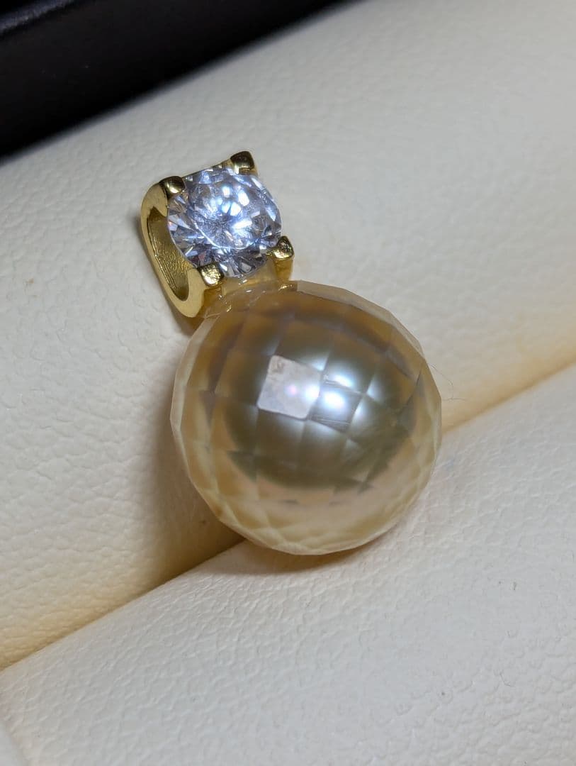 P63　切子　茶金　南洋白蝶真珠　CZダイヤ　SV ペンダントトップ