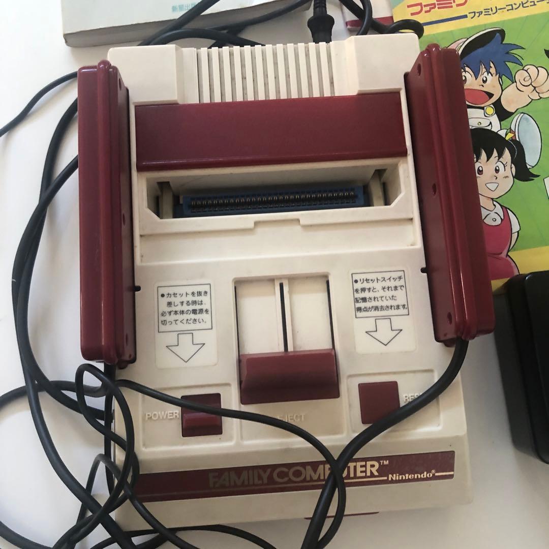 ファミリーコンピュータ❣️これがファミリーコンピュータと必勝攻略本はないです！