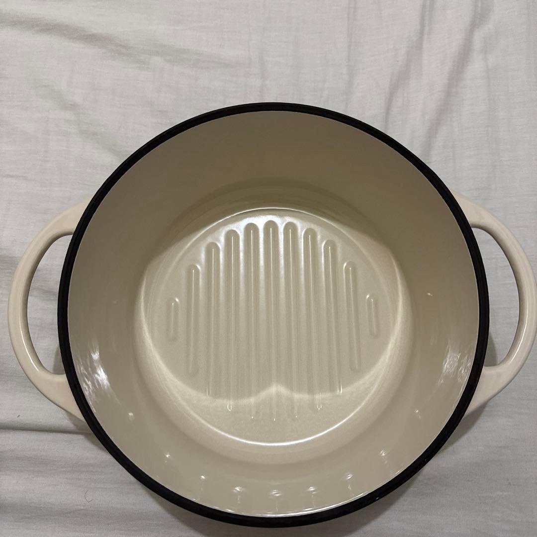 バーミキュラ　オープンポット　ラウンド　22㎝ ナチュラルベージュ