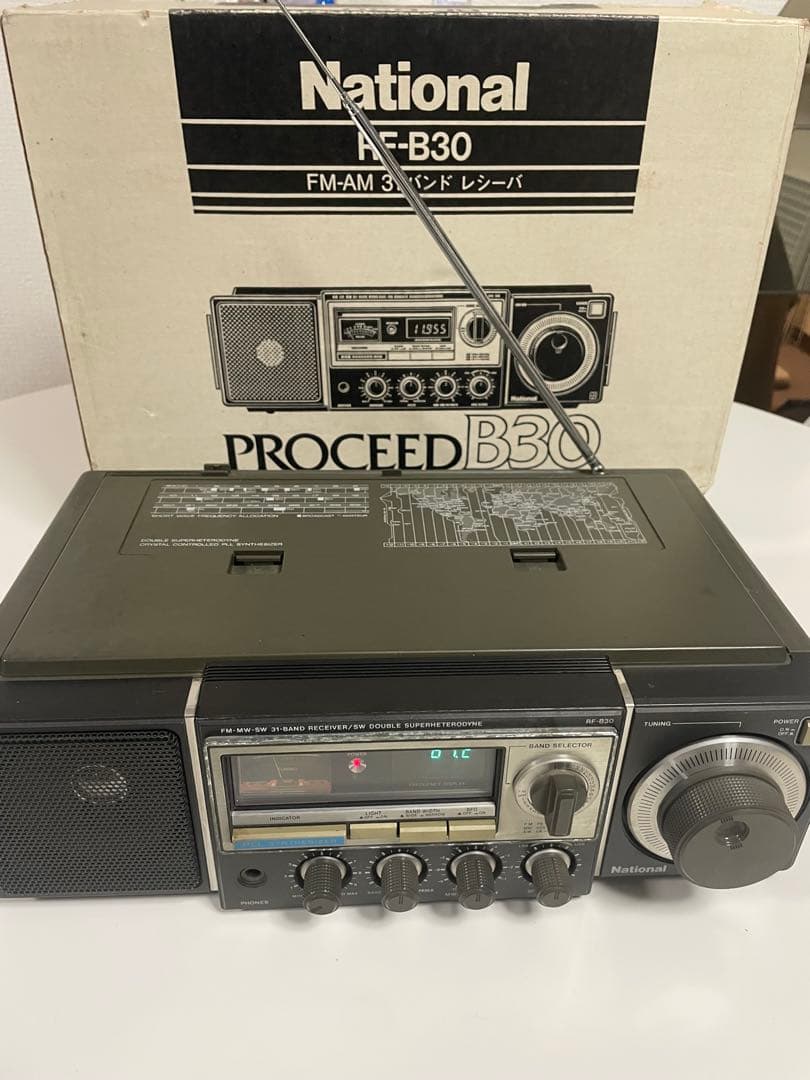 National RF-B30 ラジオ FM-AM 31バンド 動作品 箱あり