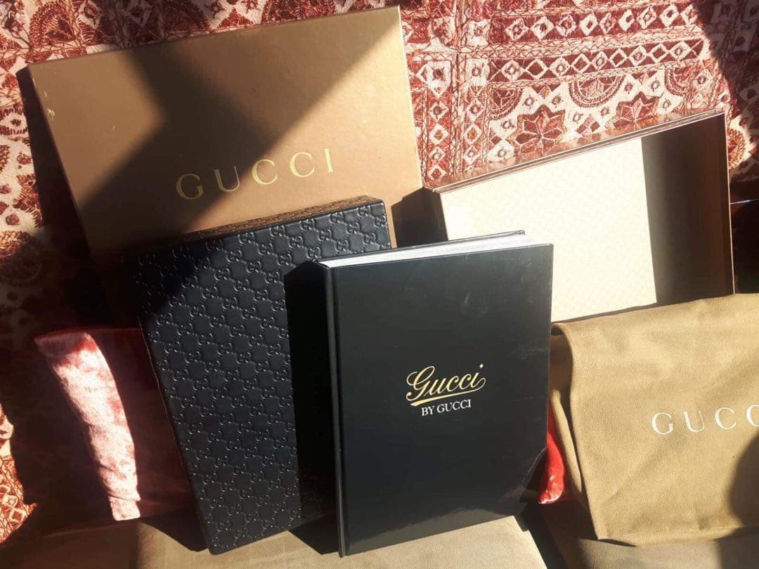 アート・デザイン・音楽 Book of Gucci by Gucci Limited Edition