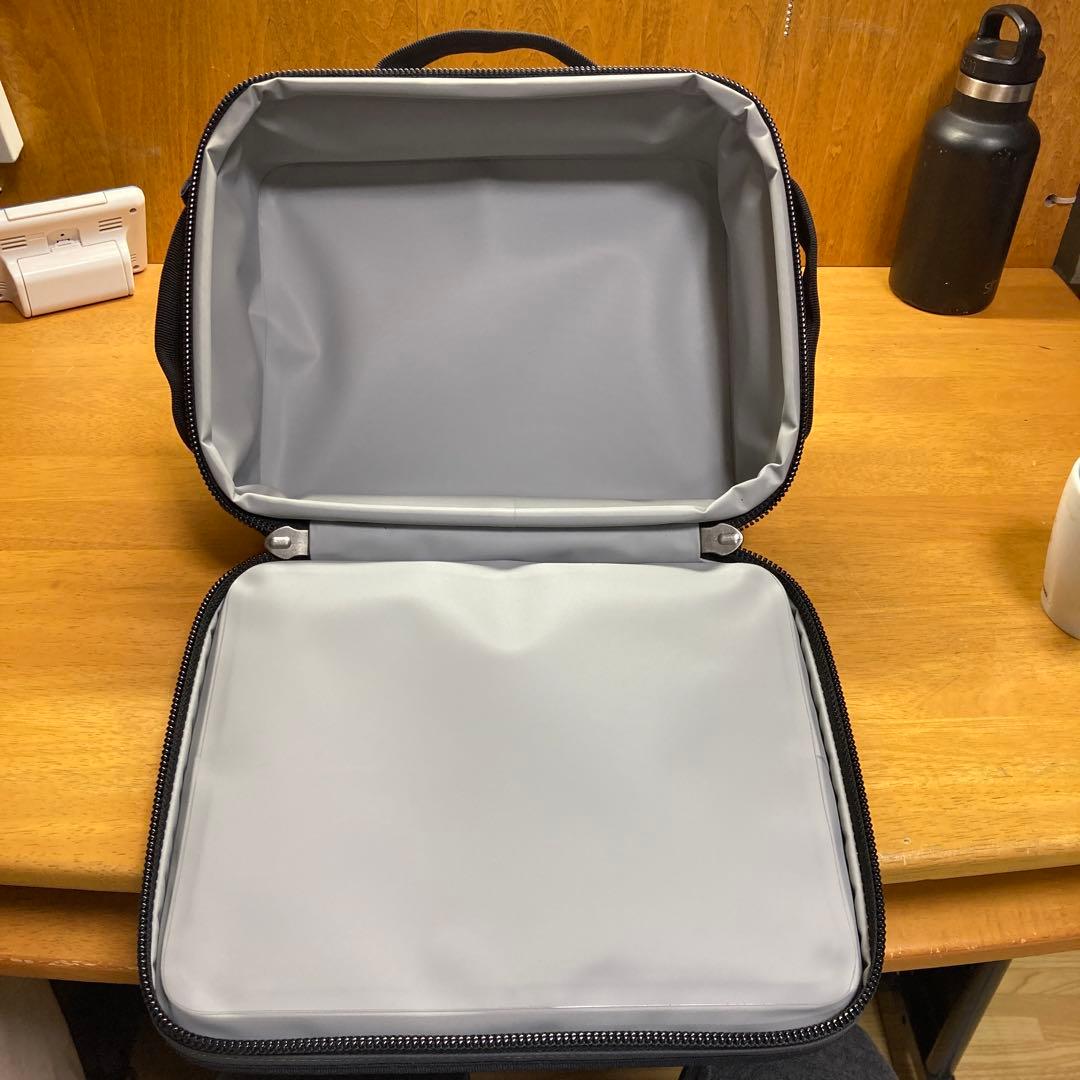 YETI(イエティ) デイトリップランチボックス　ブラック　1回使用したのみ