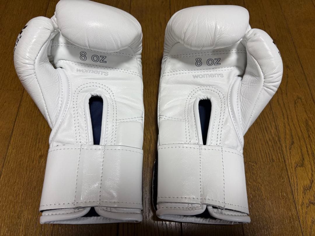 ISAMI BOXERグローブ8oz women's