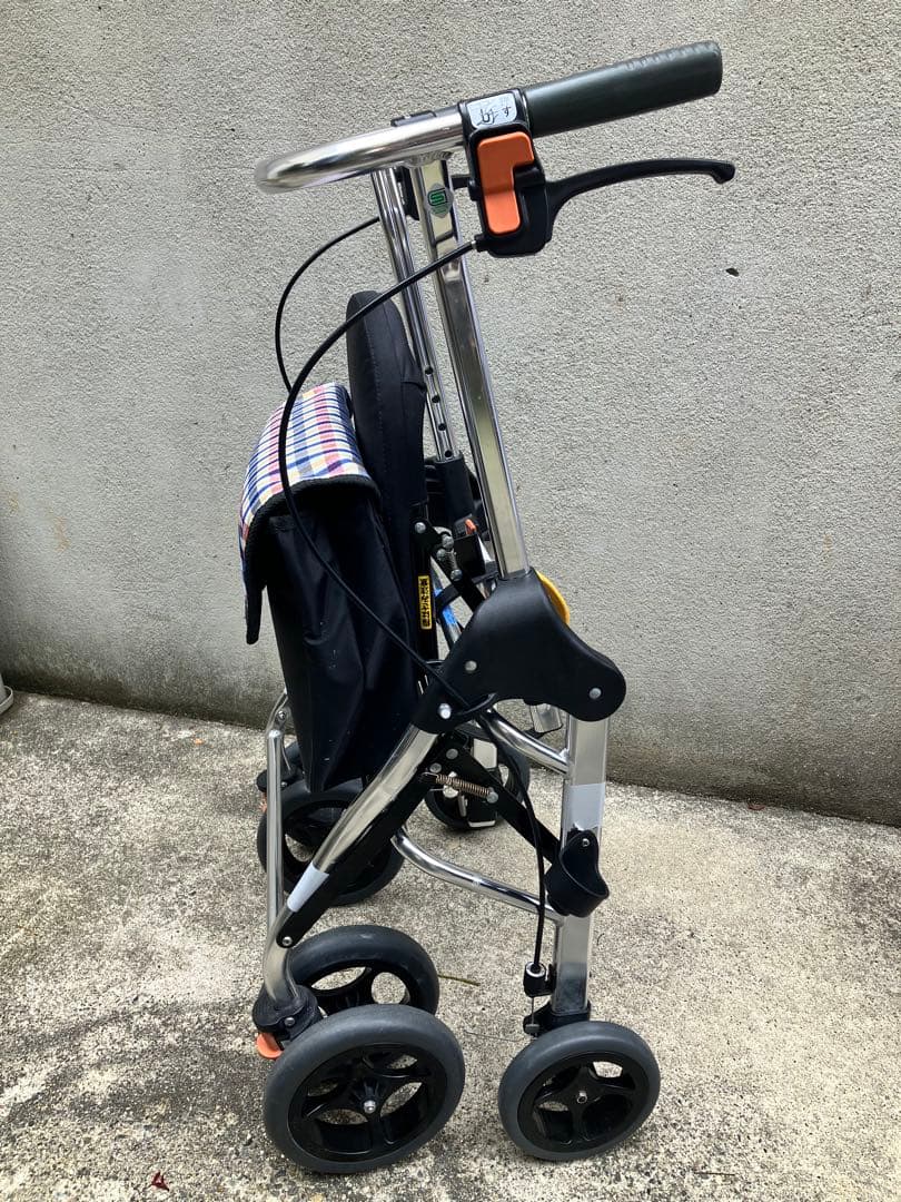 Tcase シルバーカー 折りたたみ式 黒とチェック柄