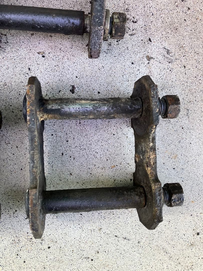 純正シャックル中古品4つセット、ランクル40