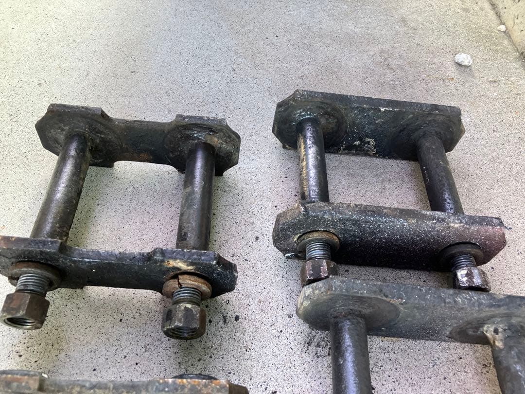 純正シャックル中古品4つセット、ランクル40