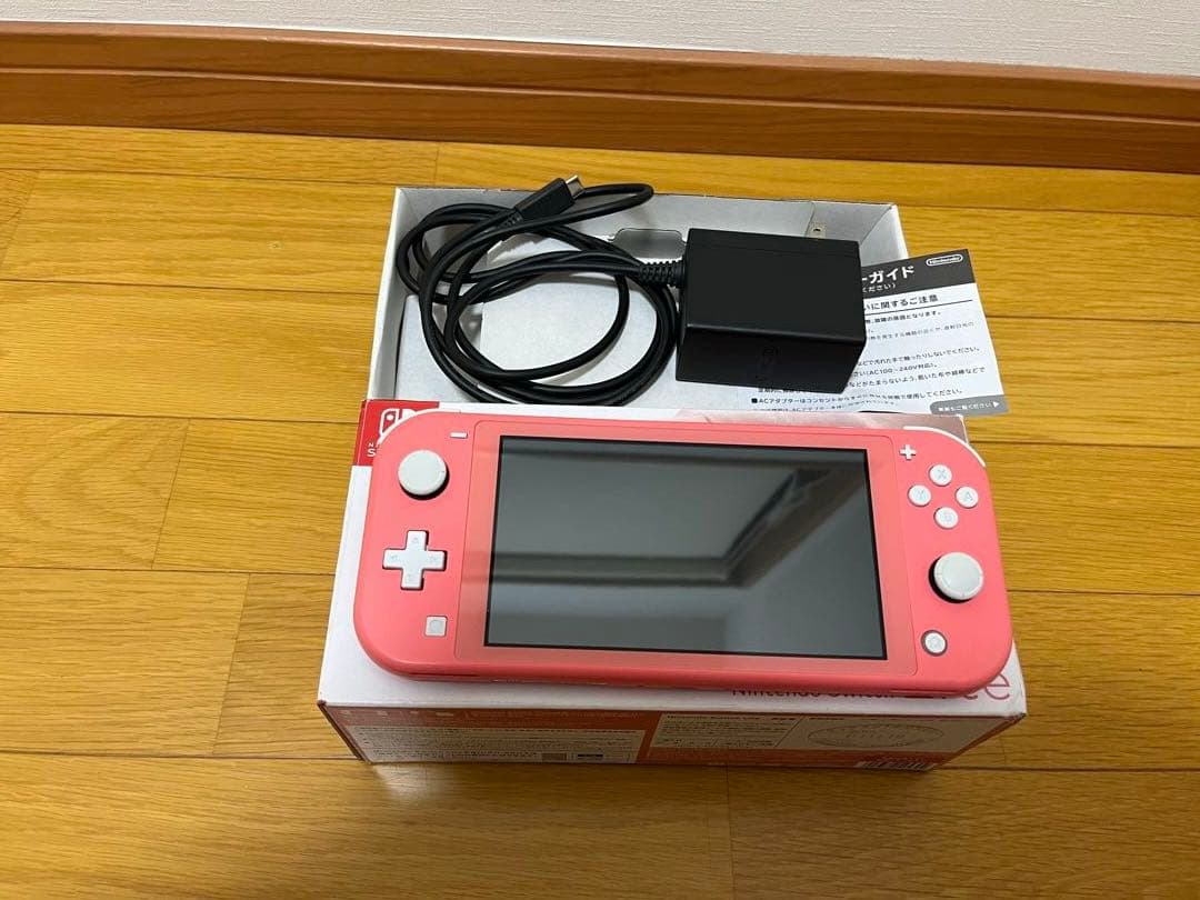Nintendo Switch Lite コーラル　任天堂　スイッチライト