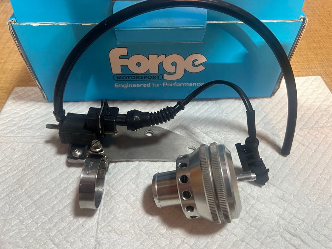 アバルト595 Forge ブローオフバルブ