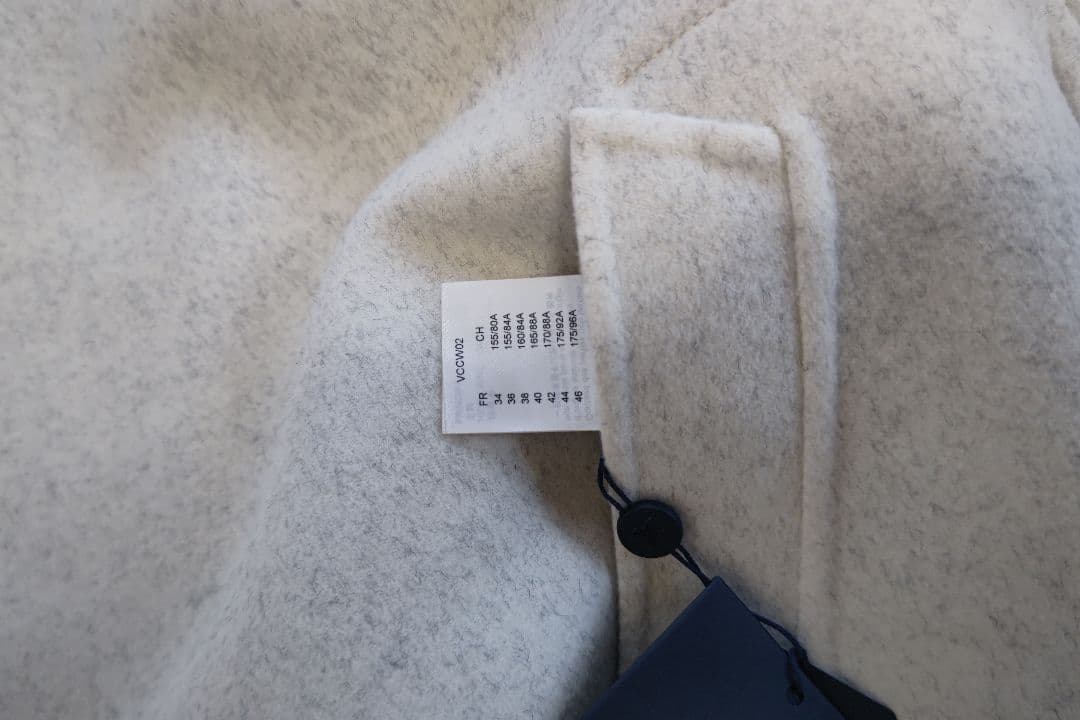 LV ヴィトン　マヒナ　リバーシブル　フード　ケープ　ポンチョ　定価70万円