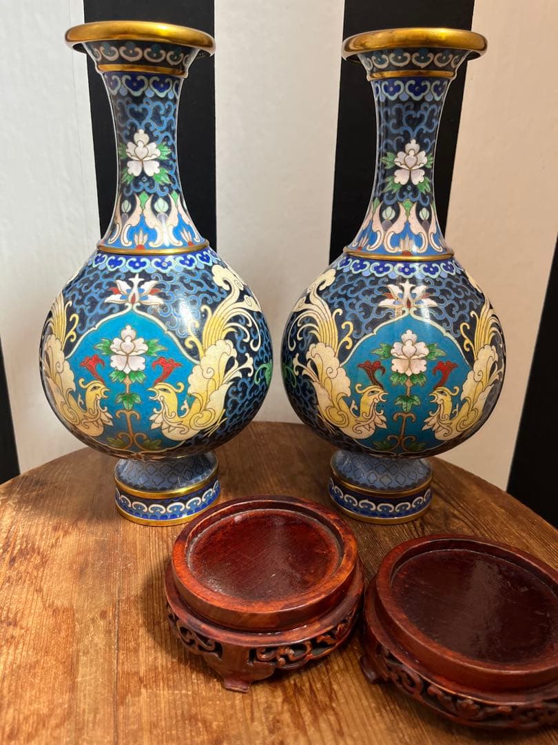 中国七宝焼　花瓶　一対　アンティーク　骨董品　孔雀　台座付き　大ぶり