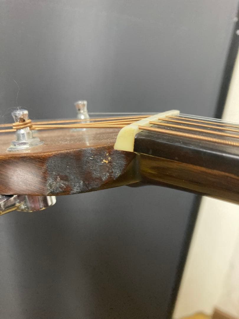 Martin D-28 1994年製　サイド割れ補修跡有り