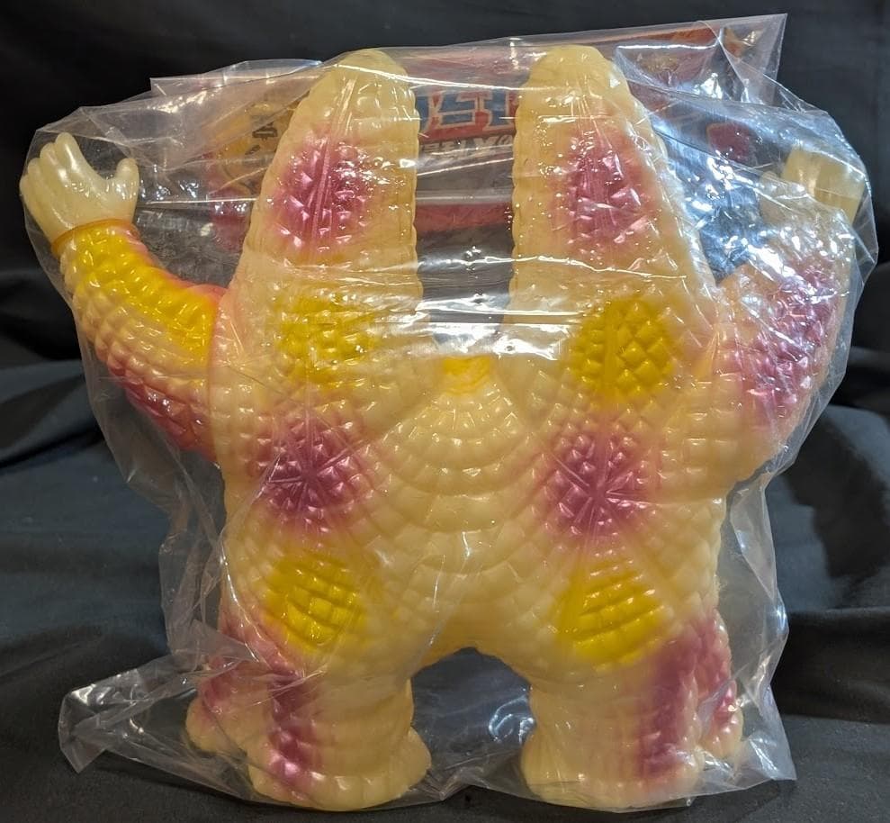 ぺスター「ウルトラマン」登場怪獣（Ｍ１号）蓄光版 ソフビフィギュア 未開封