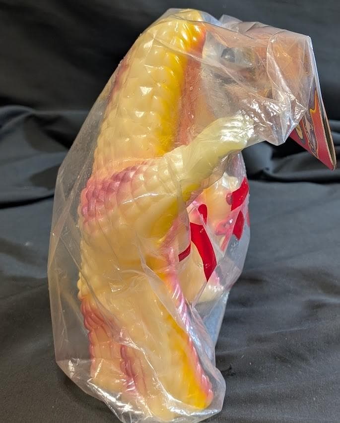 ぺスター「ウルトラマン」登場怪獣（Ｍ１号）蓄光版 ソフビフィギュア 未開封