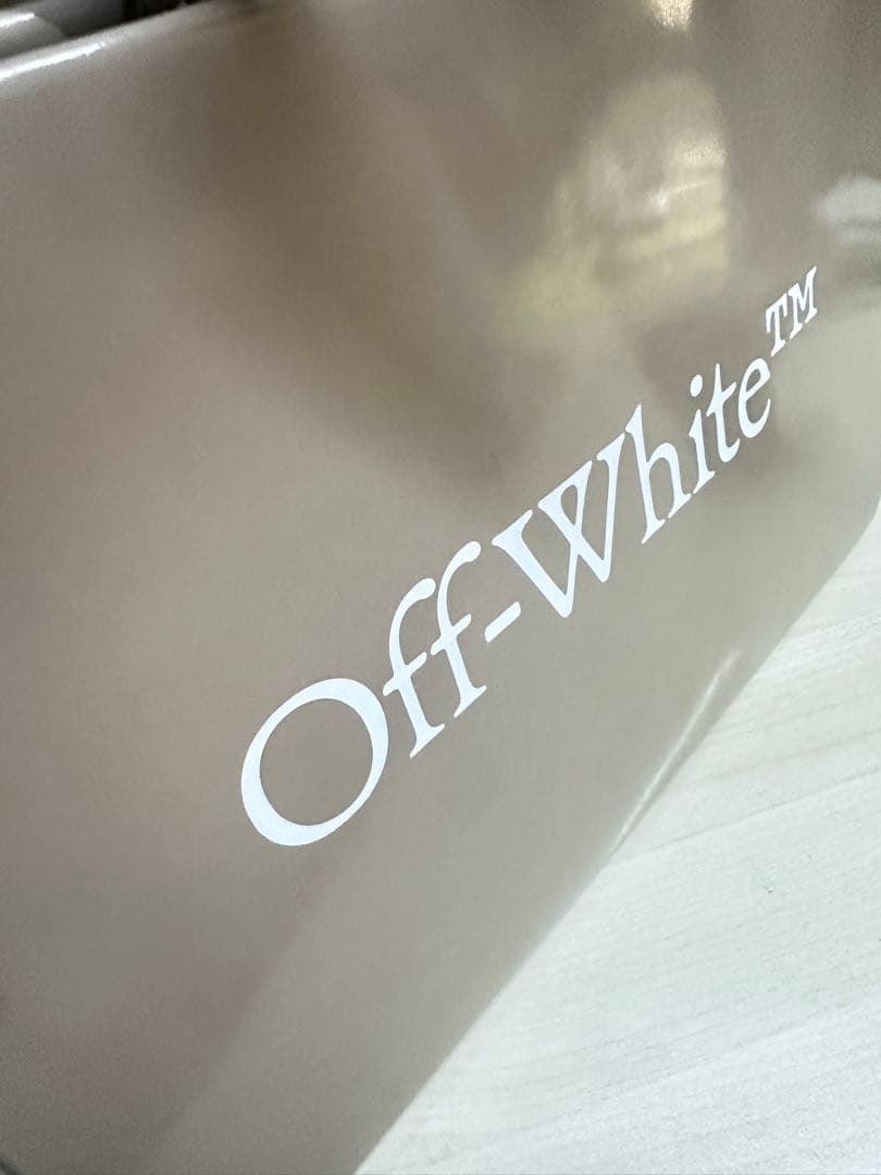 あ*ず様 超美品　希少　Off-White オフホワイト　エナメル 2wayトー