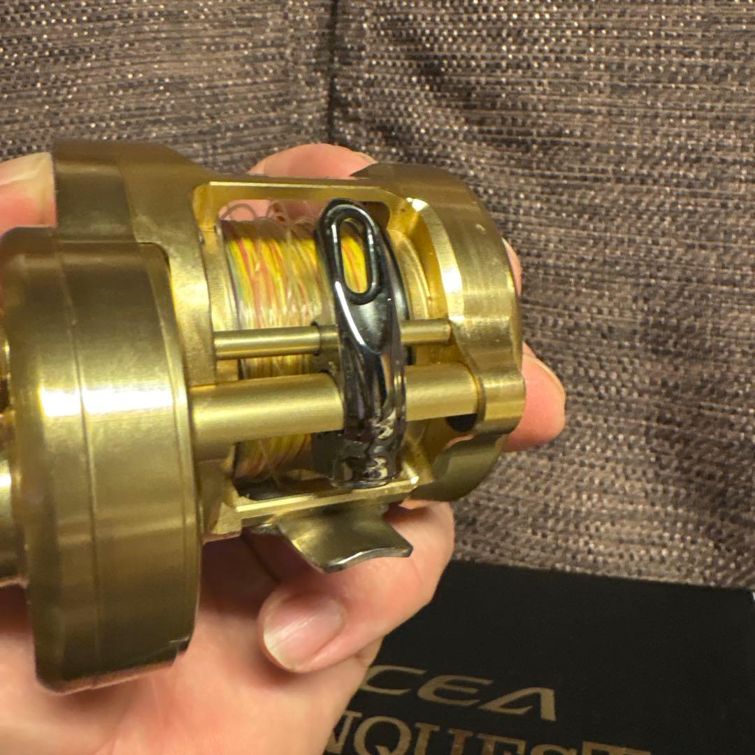 シマノ　18カルカッタ　コンクエスト300HG