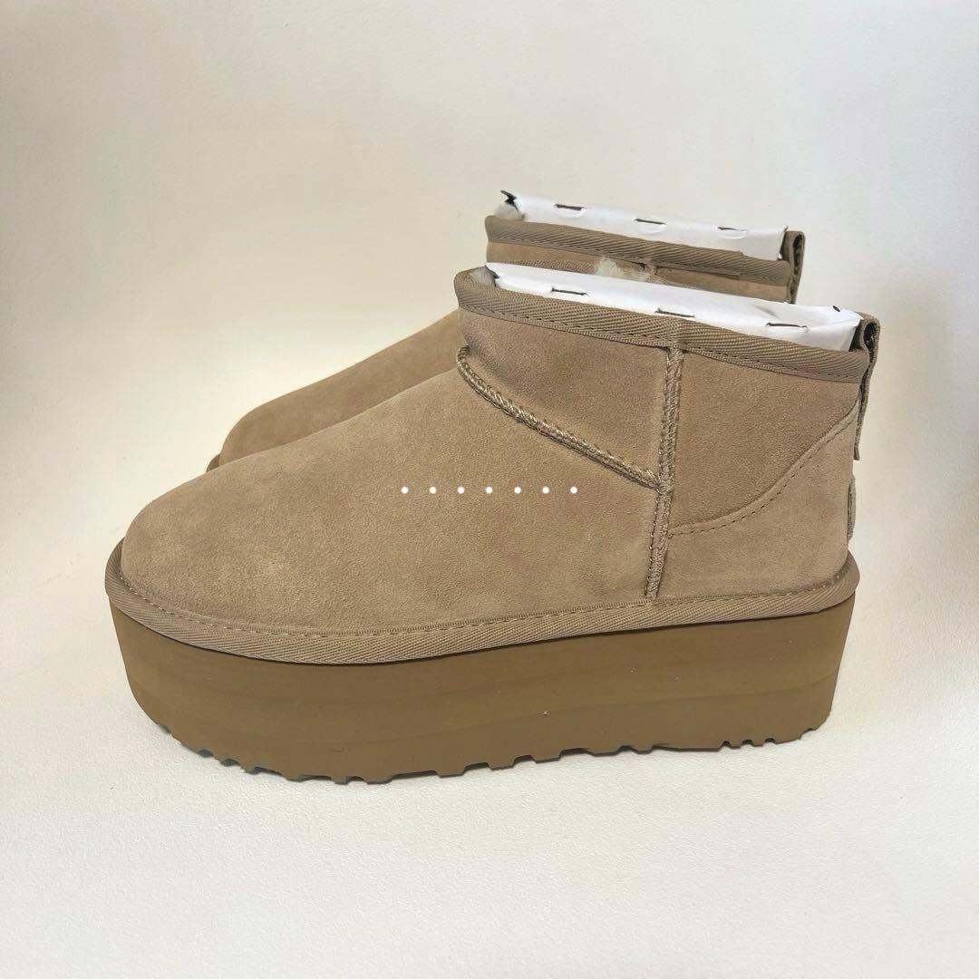【新品未使用】UGG クラシック ウルトラミニプラットフォーム ブーツ