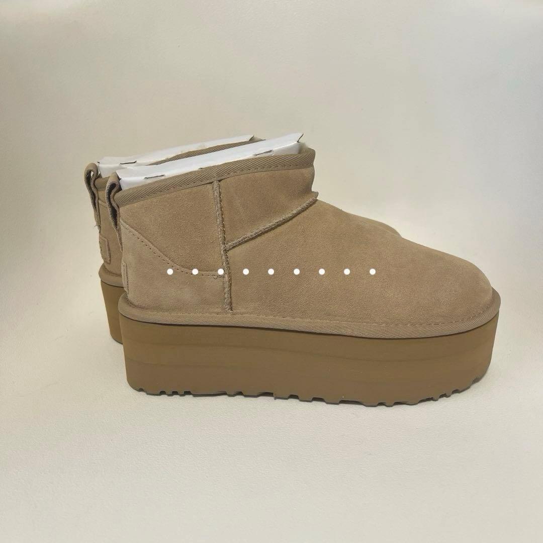 【新品未使用】UGG クラシック ウルトラミニプラットフォーム ブーツ