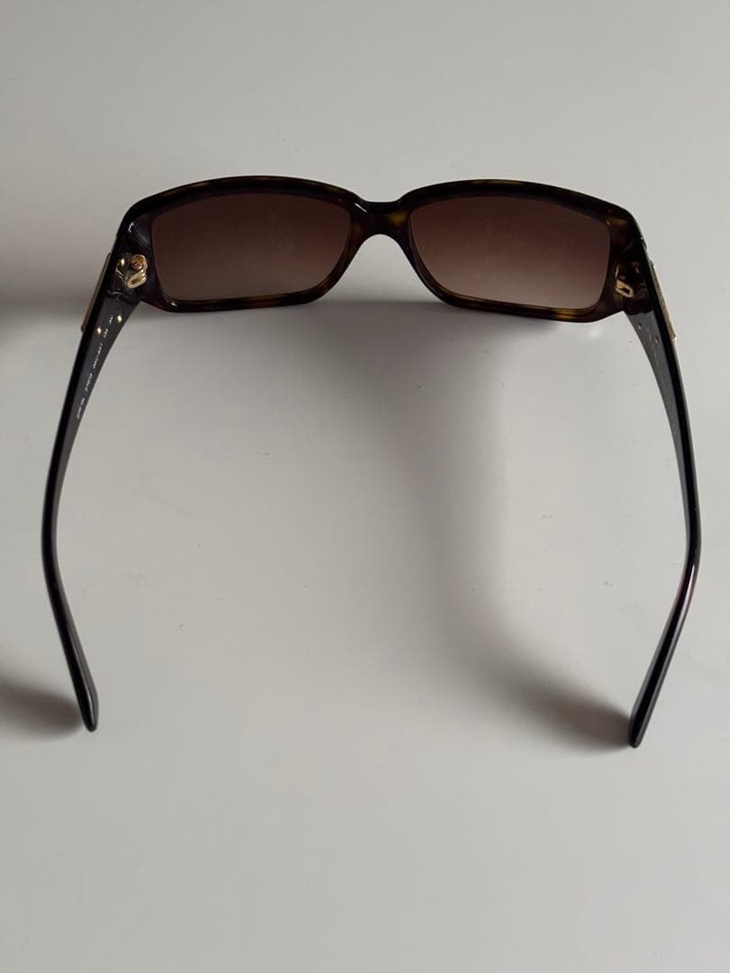 【PRADA】ブラウン スクエア サングラス