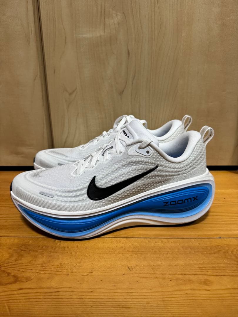 ナイキ　ボメロ　プラス