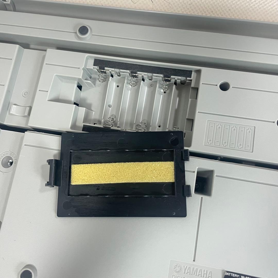 ◯ヤマハ 電子キーボード EZ-J220 専用スタンド 譜面台 付き